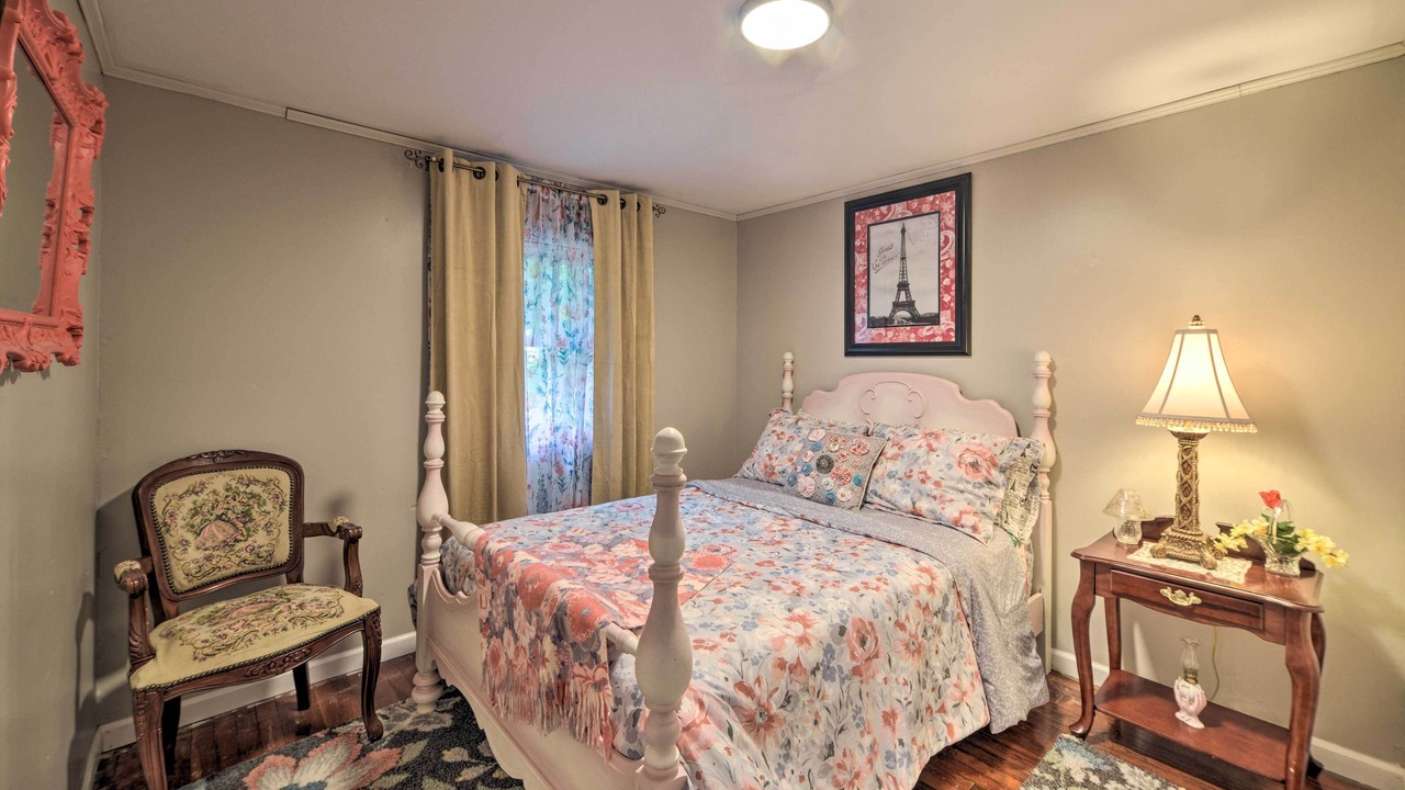 Photo of Bedroom in Grand Rivers