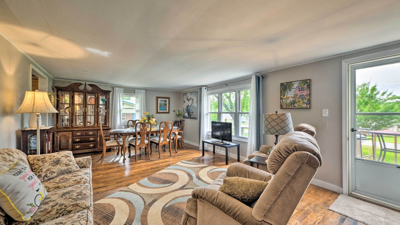 Photo of Livingroom in Grand Rivers