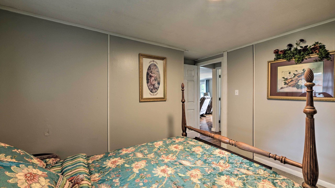 Photo of Bedroom in Grand Rivers