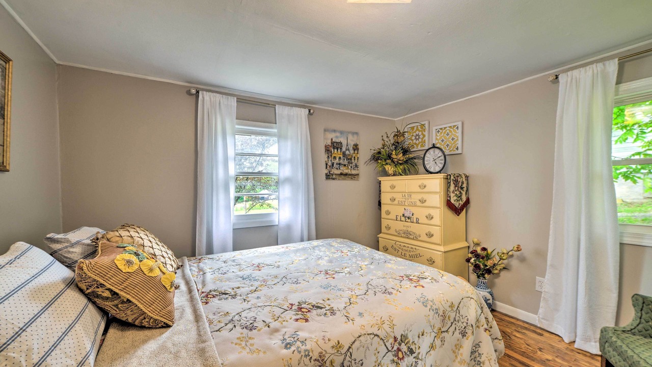Photo of Bedroom in Grand Rivers