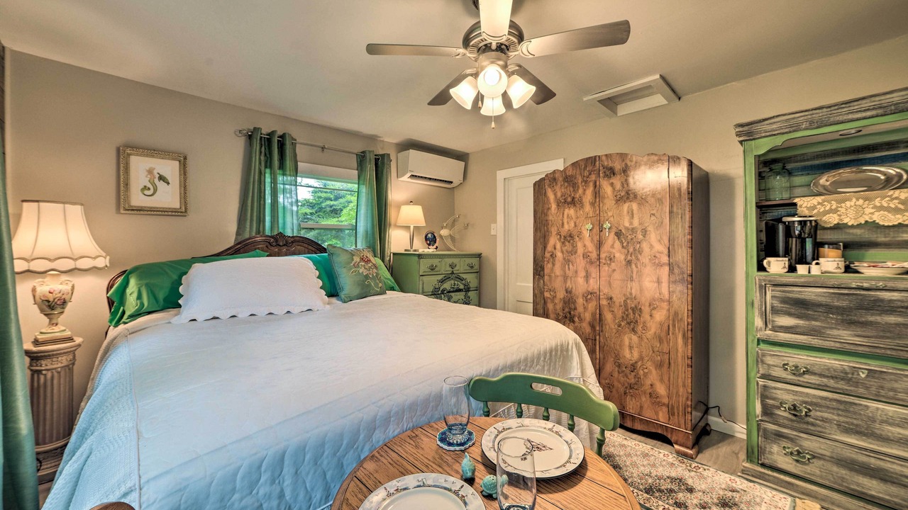 Photo of Bedroom in Grand Rivers