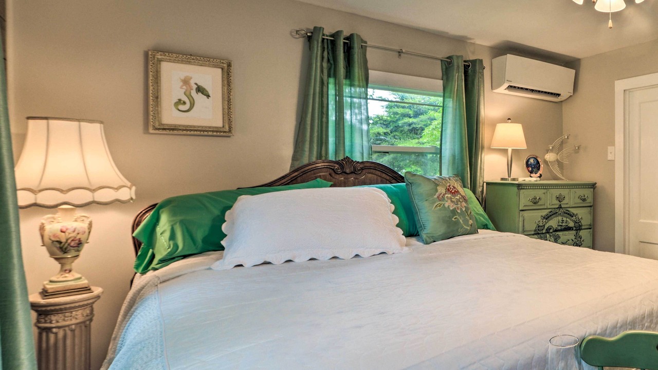 Photo of Bedroom in Grand Rivers