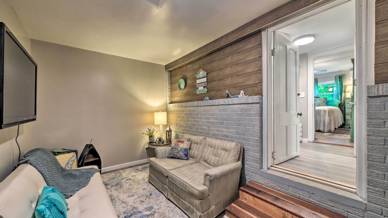 Photo of Livingroom in Grand Rivers