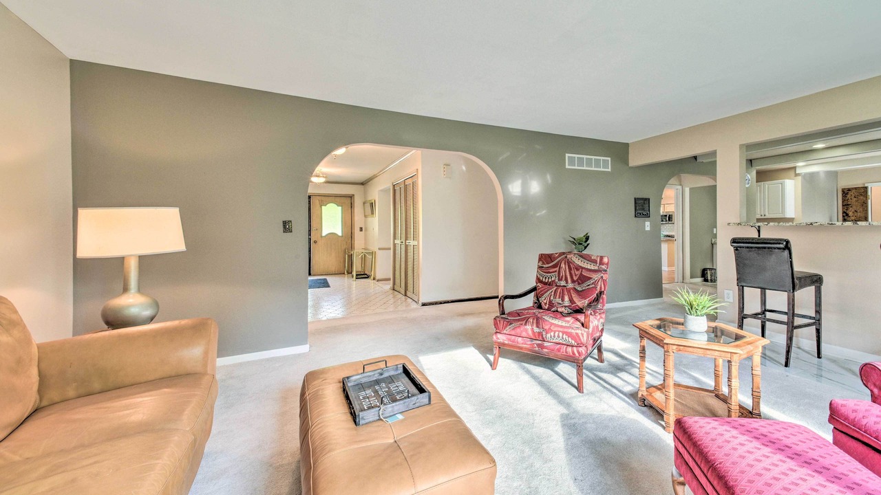 Photo of Livingroom in West Bloomfield