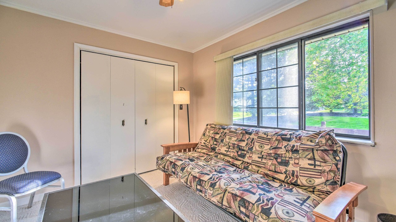 Photo of Livingroom in West Bloomfield