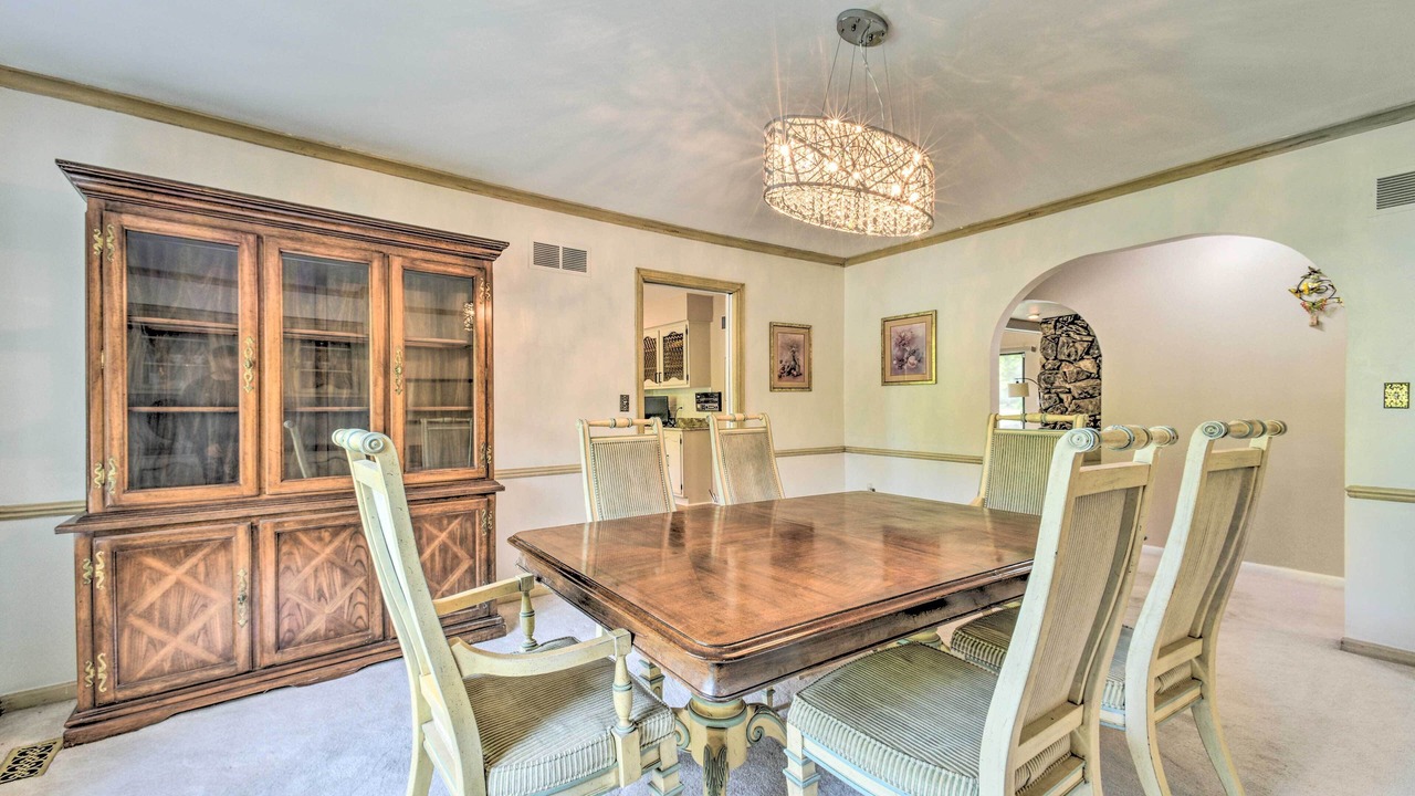 Photo of Livingroom in West Bloomfield