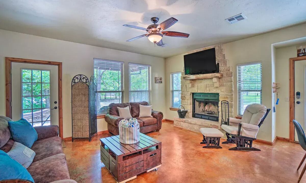 Photo of Livingroom in Medicine Park