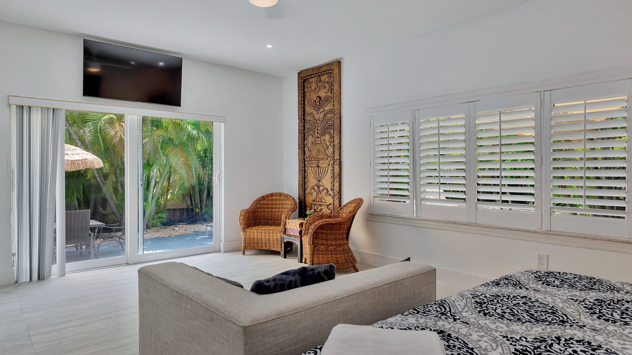 Photo of Bedroom in Downtown Hollywood