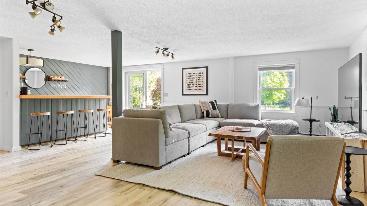 Photo of Others in Johnson