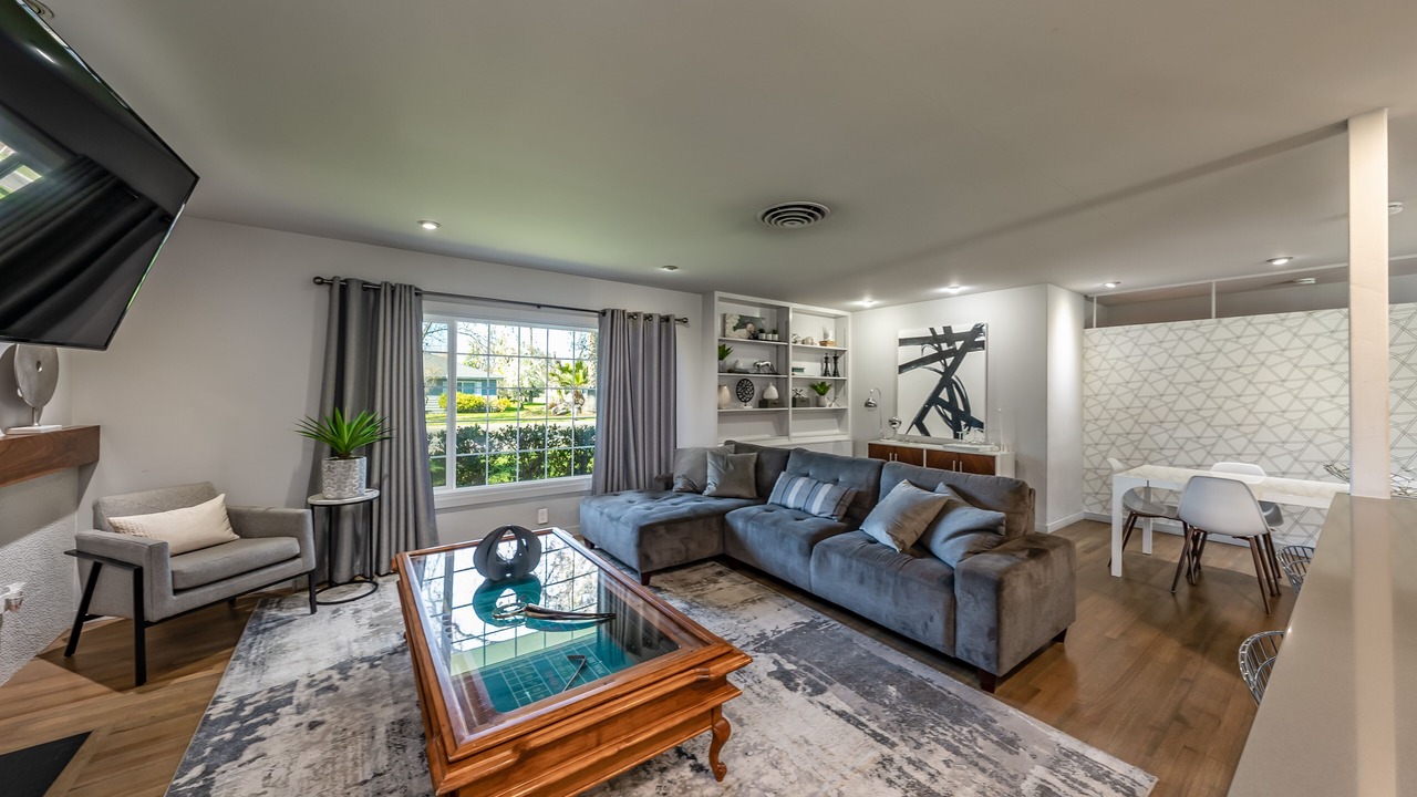 Photo of Livingroom in Hanford