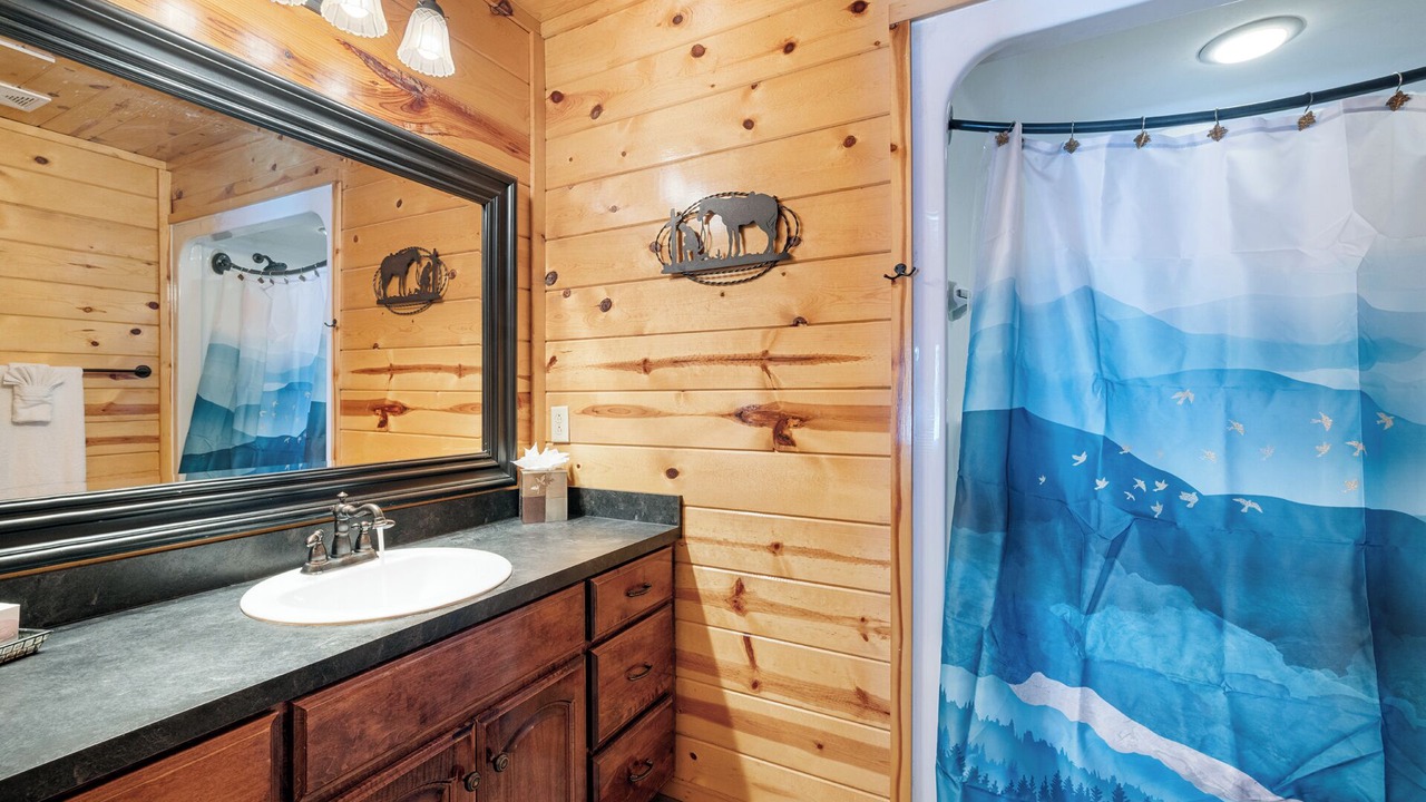 Photo of Bathroom in Broken Bow