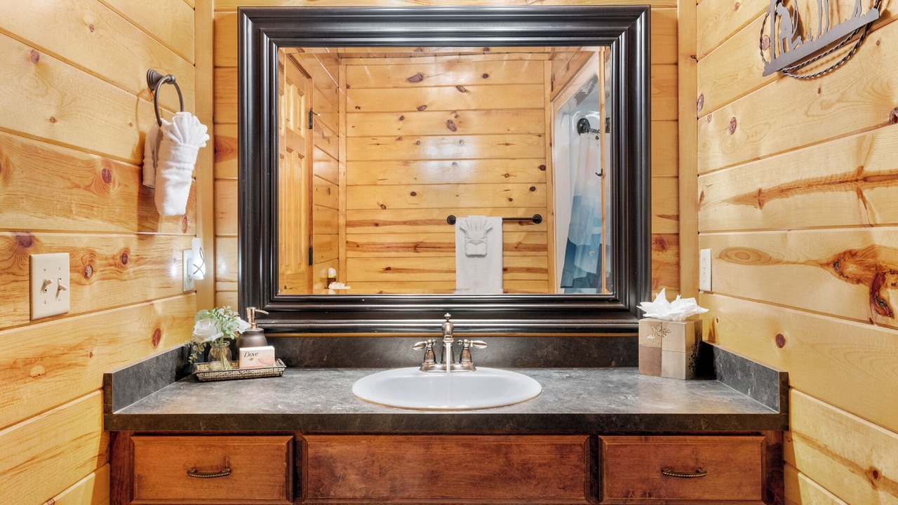 Photo of Bathroom in Broken Bow
