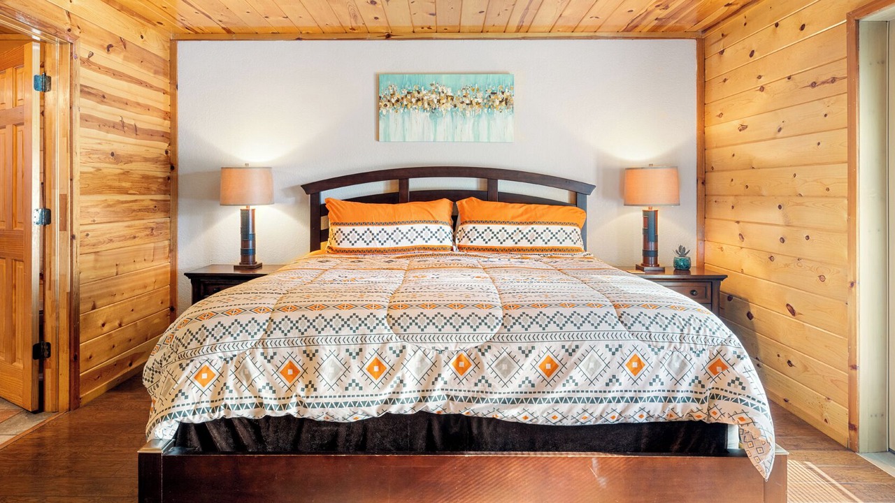 Photo of Bedroom in Broken Bow