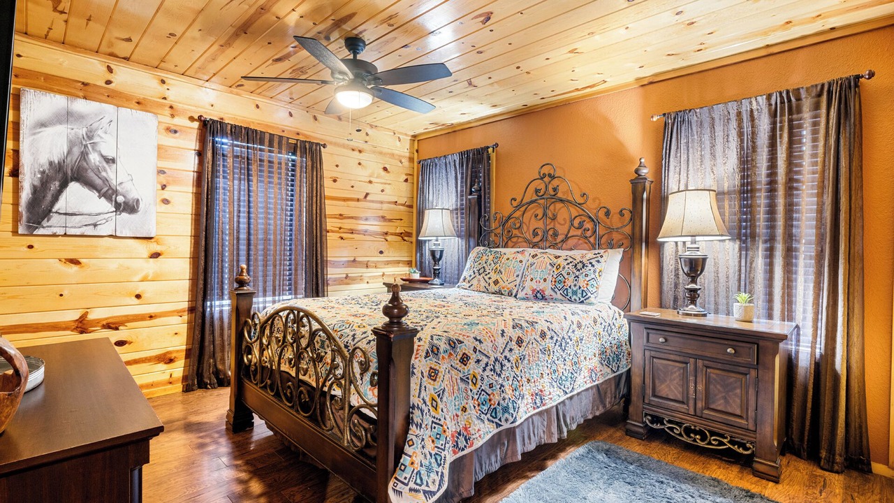 Photo of Bedroom in Broken Bow