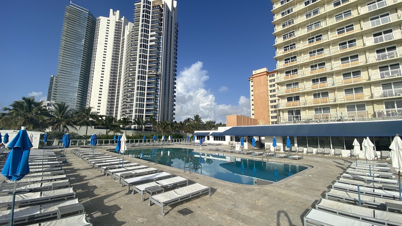 Photo of Outdoor in Golden Beach