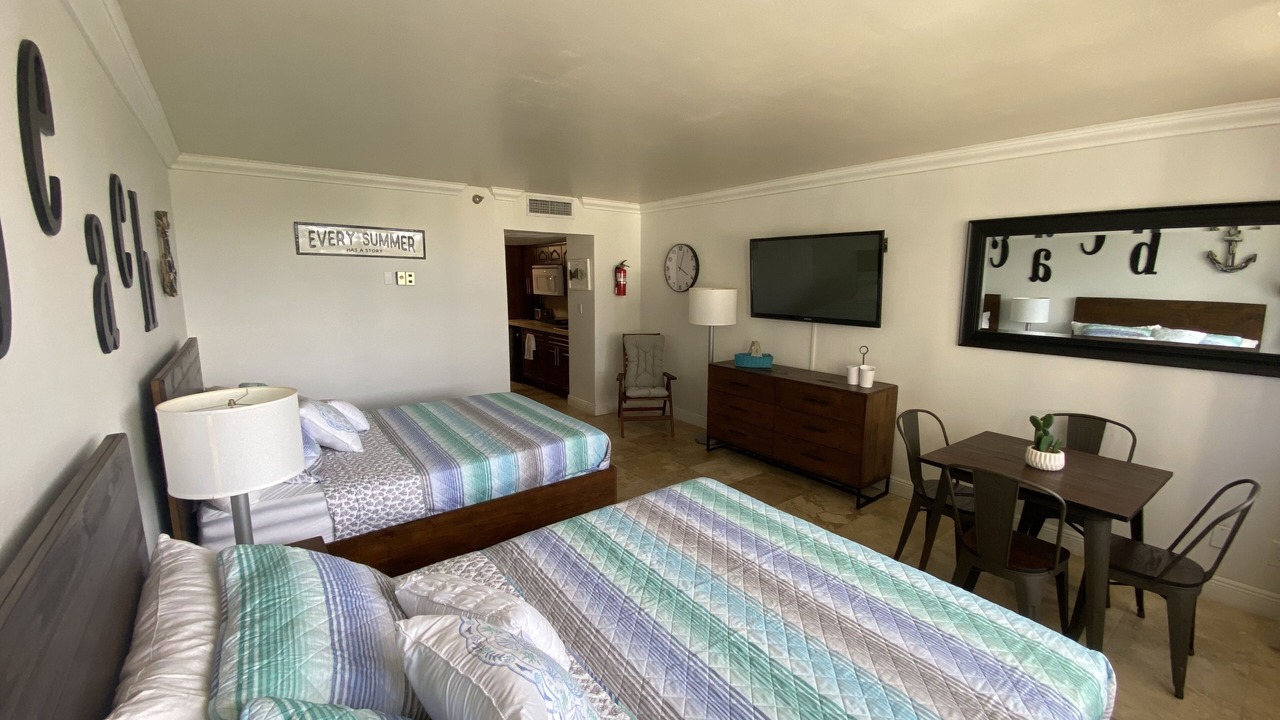 Photo of Bedroom in Golden Beach