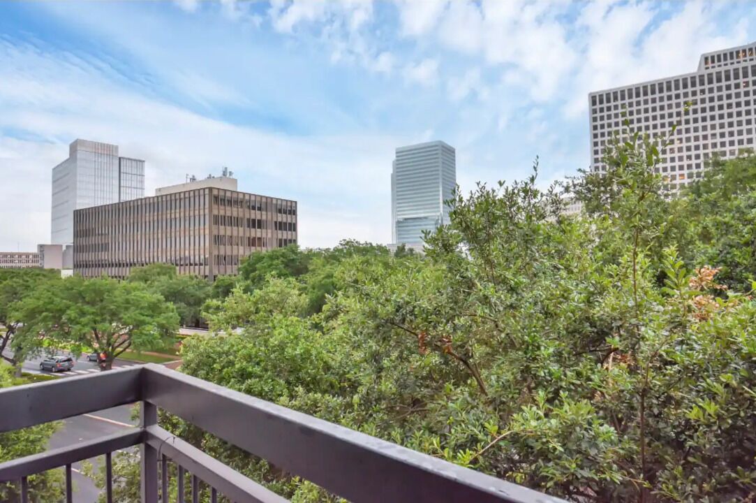 Photo of Outdoor in Greenway Plaza-Upper Kirby