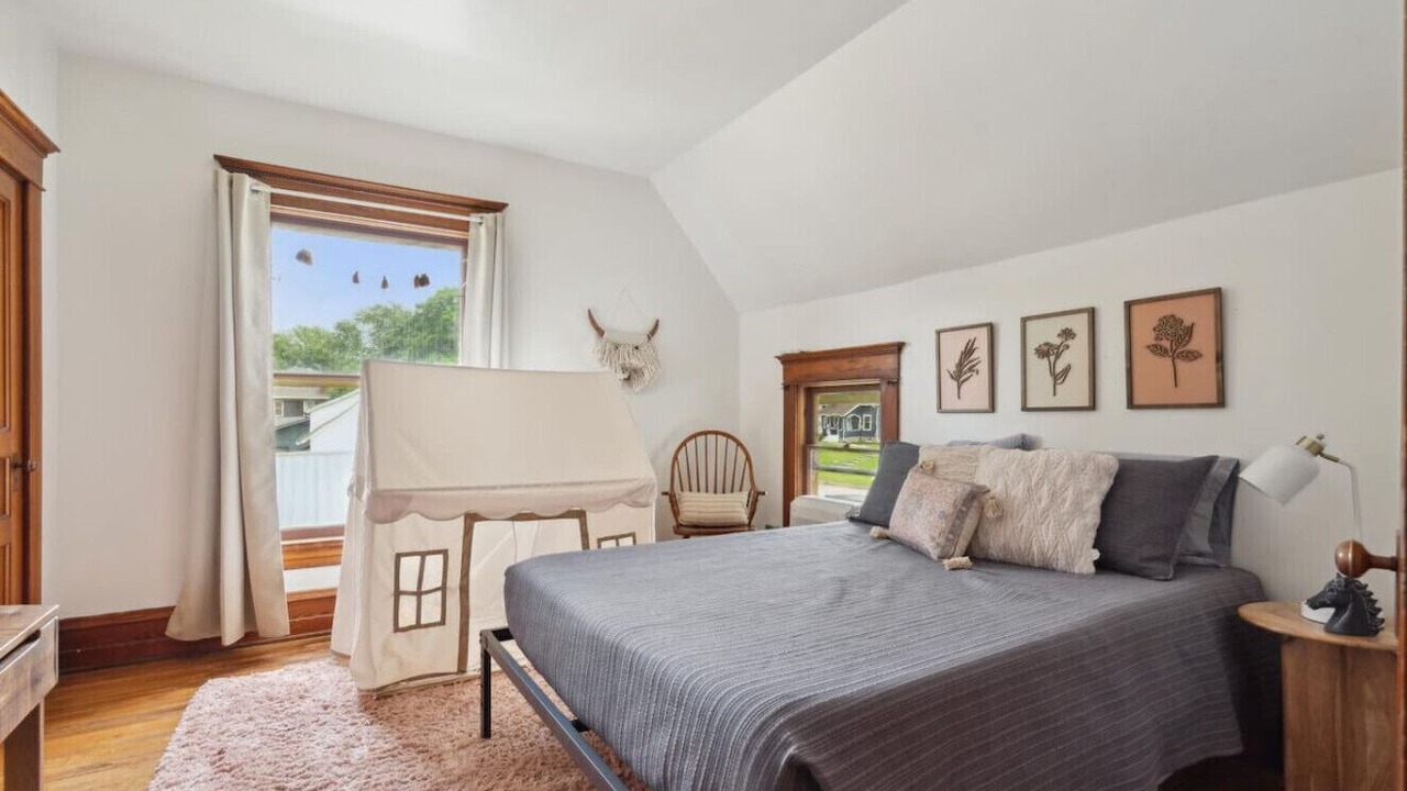 Photo of Bedroom in Pella