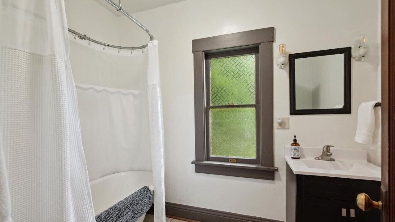 Photo of Bathroom in Pella