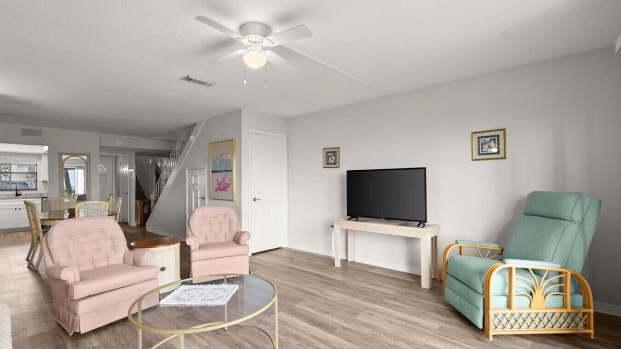 Photo of Livingroom in Southern Shores