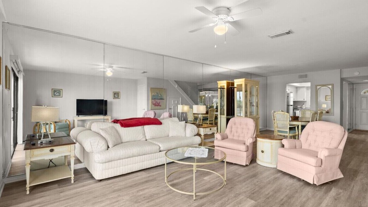 Photo of Livingroom in Southern Shores