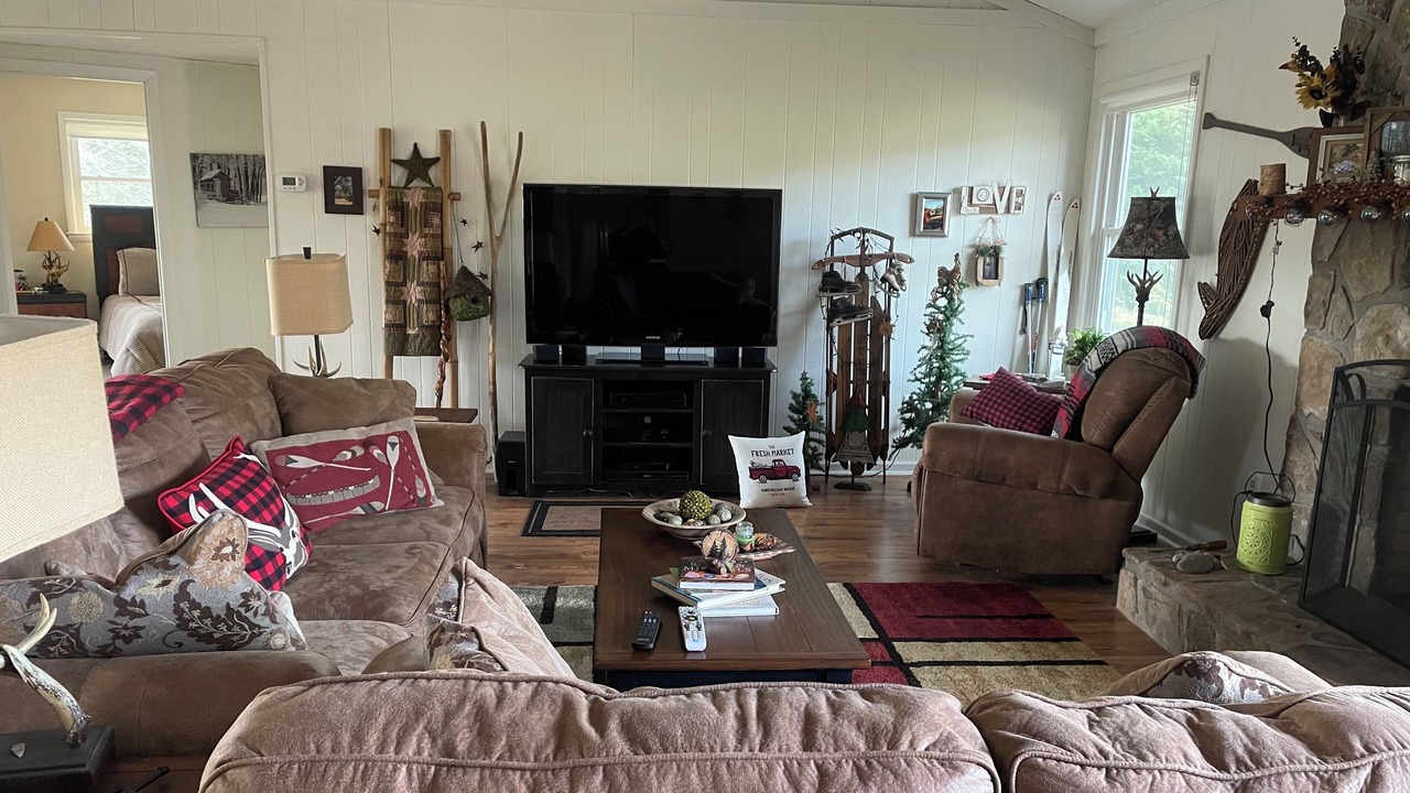 Photo of Bedroom in Hayesville
