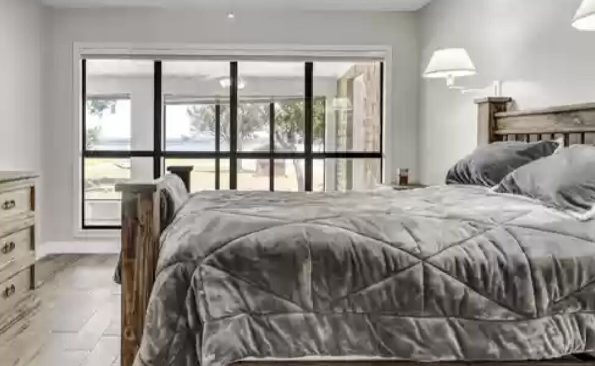 Photo of Bedroom in Tow