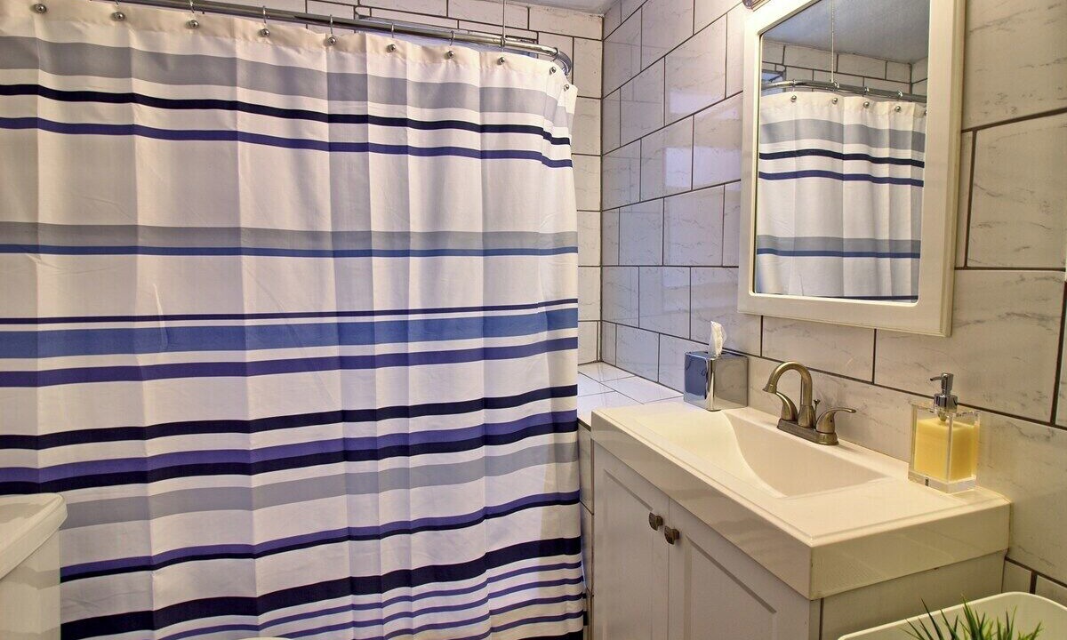 Photo of Bathroom in Tower Grove South