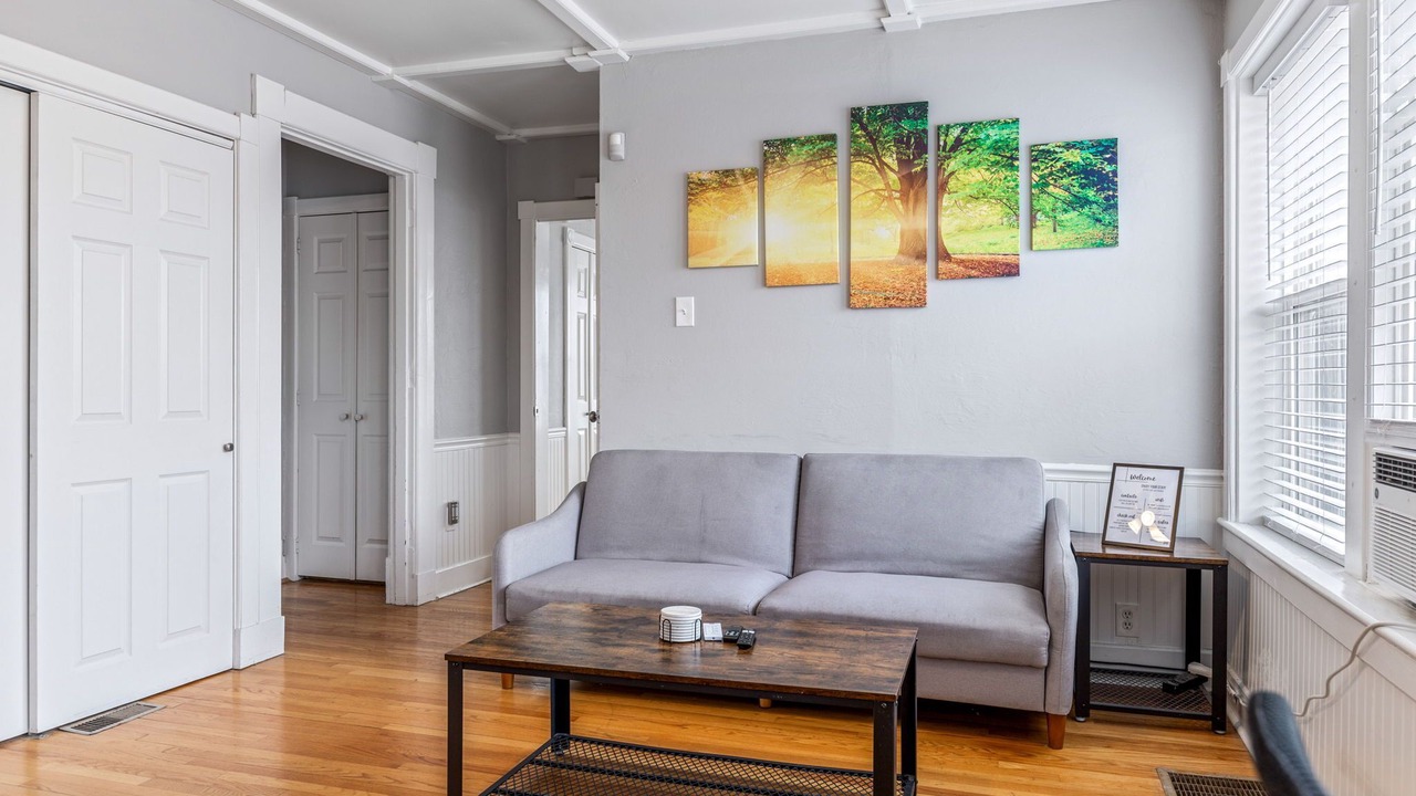 Photo of Livingroom in St. Louis