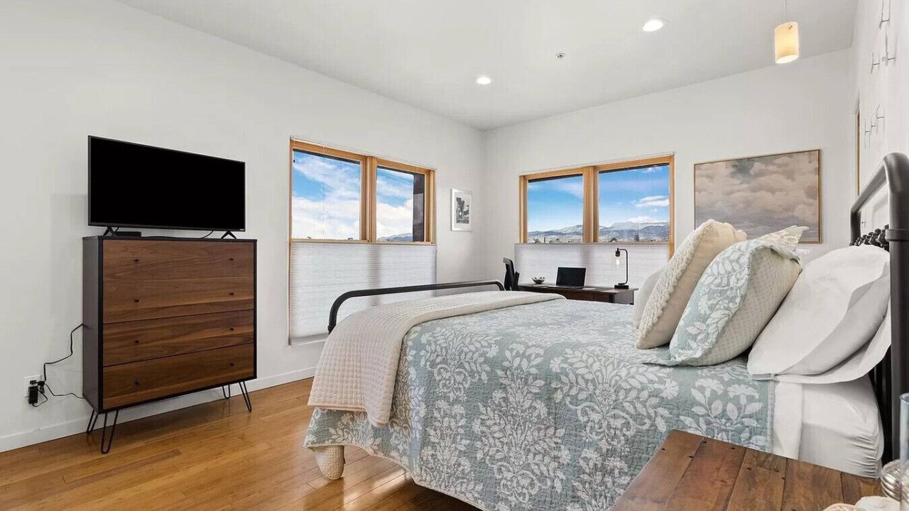 Photo of Bedroom in South Capitol