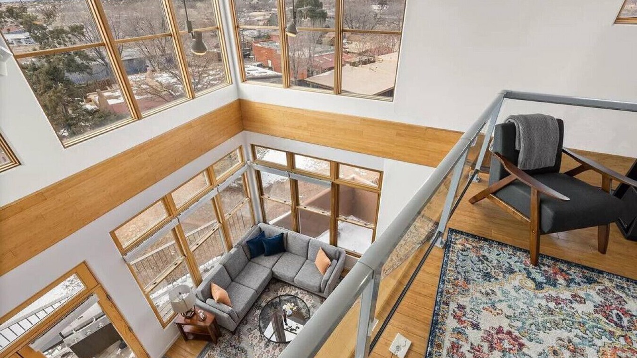 Photo of Livingroom in South Capitol