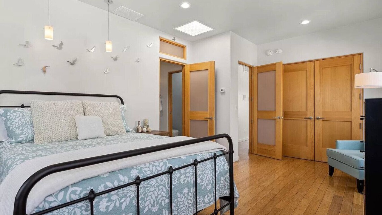 Photo of Bedroom in South Capitol