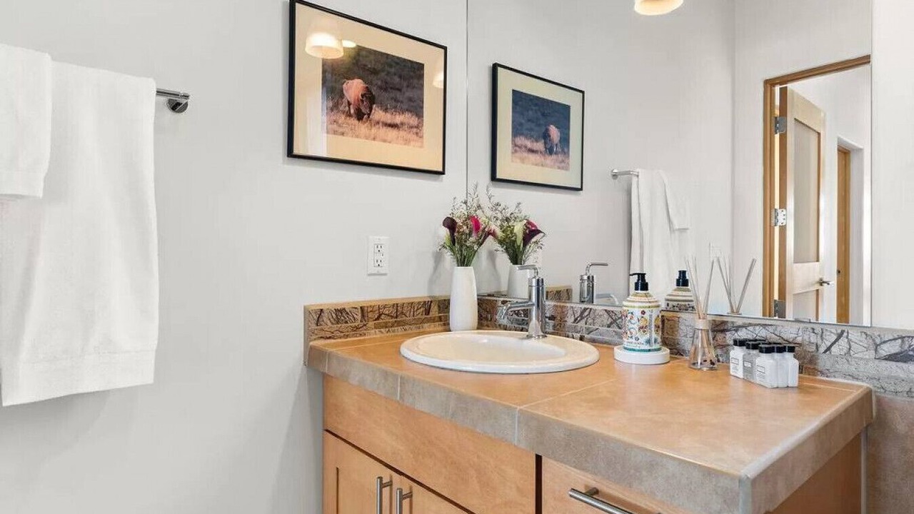 Photo of Bathroom in South Capitol