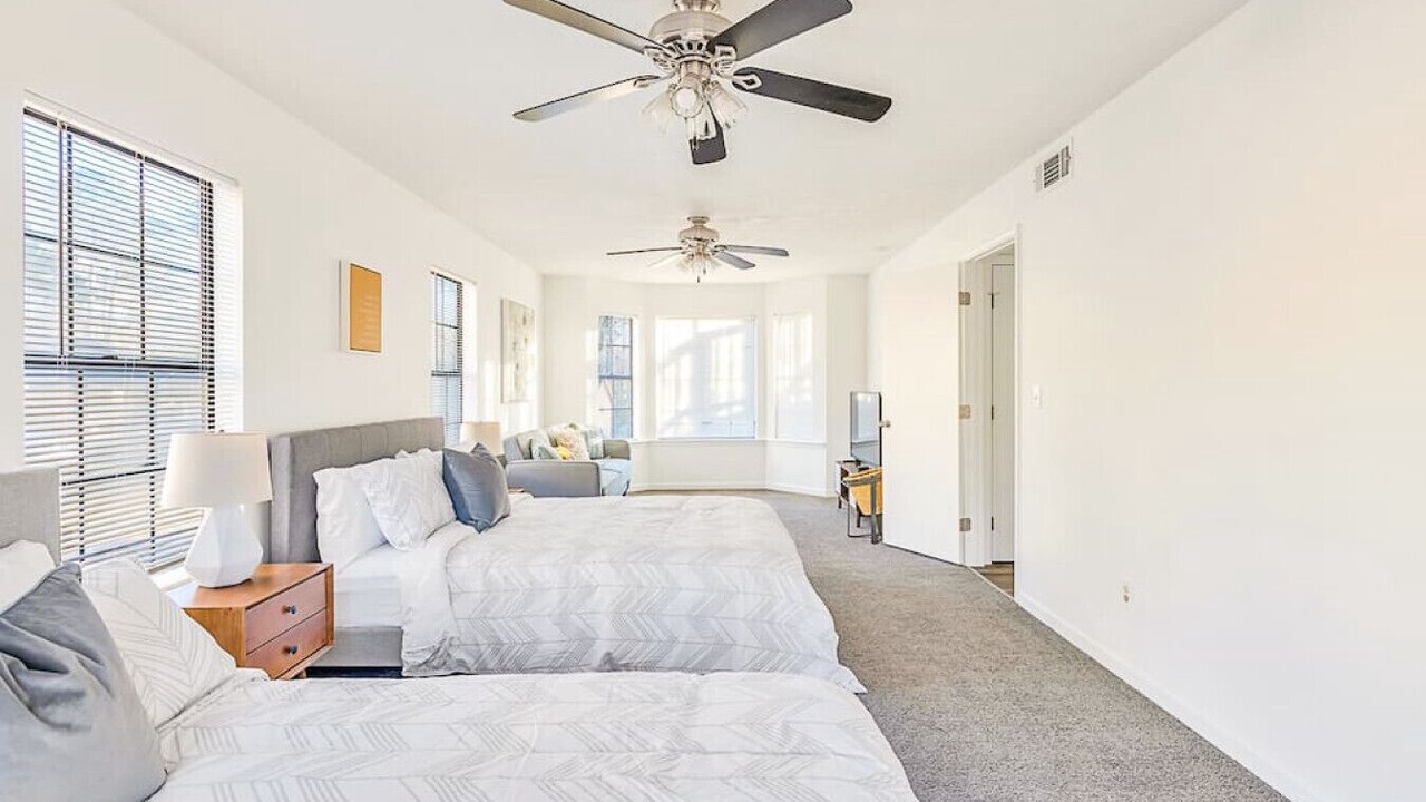 Photo of Bedroom in Leslie Estates