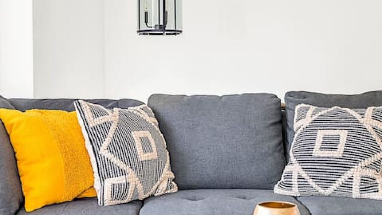 Photo of Livingroom in Leslie Estates