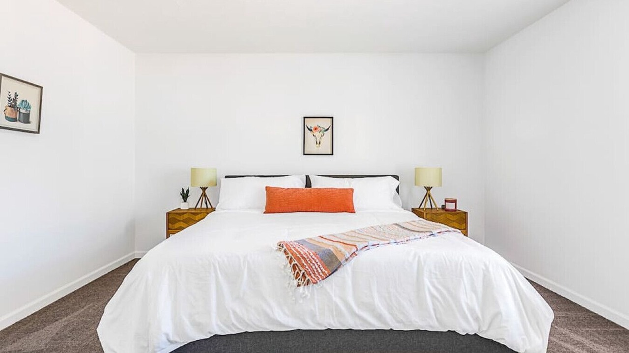 Photo of Bedroom in Leslie Estates