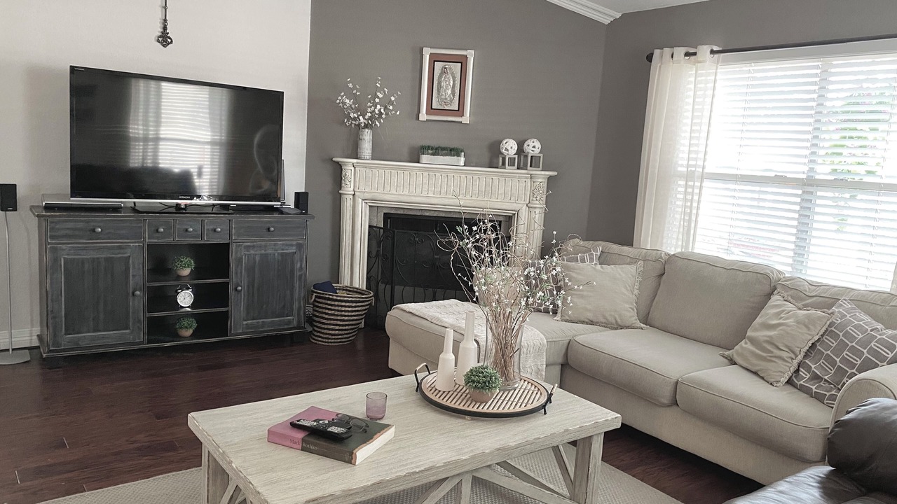 Photo of Livingroom in Spring