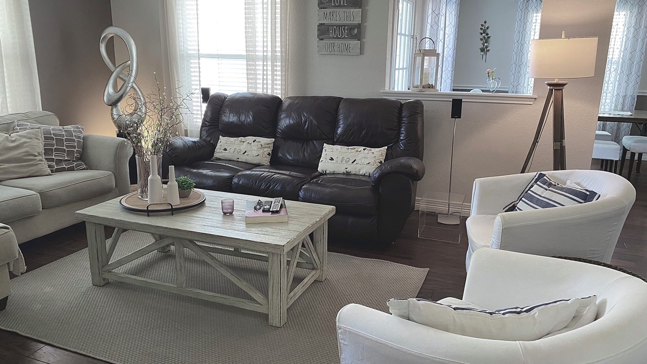 Photo of Livingroom in Spring