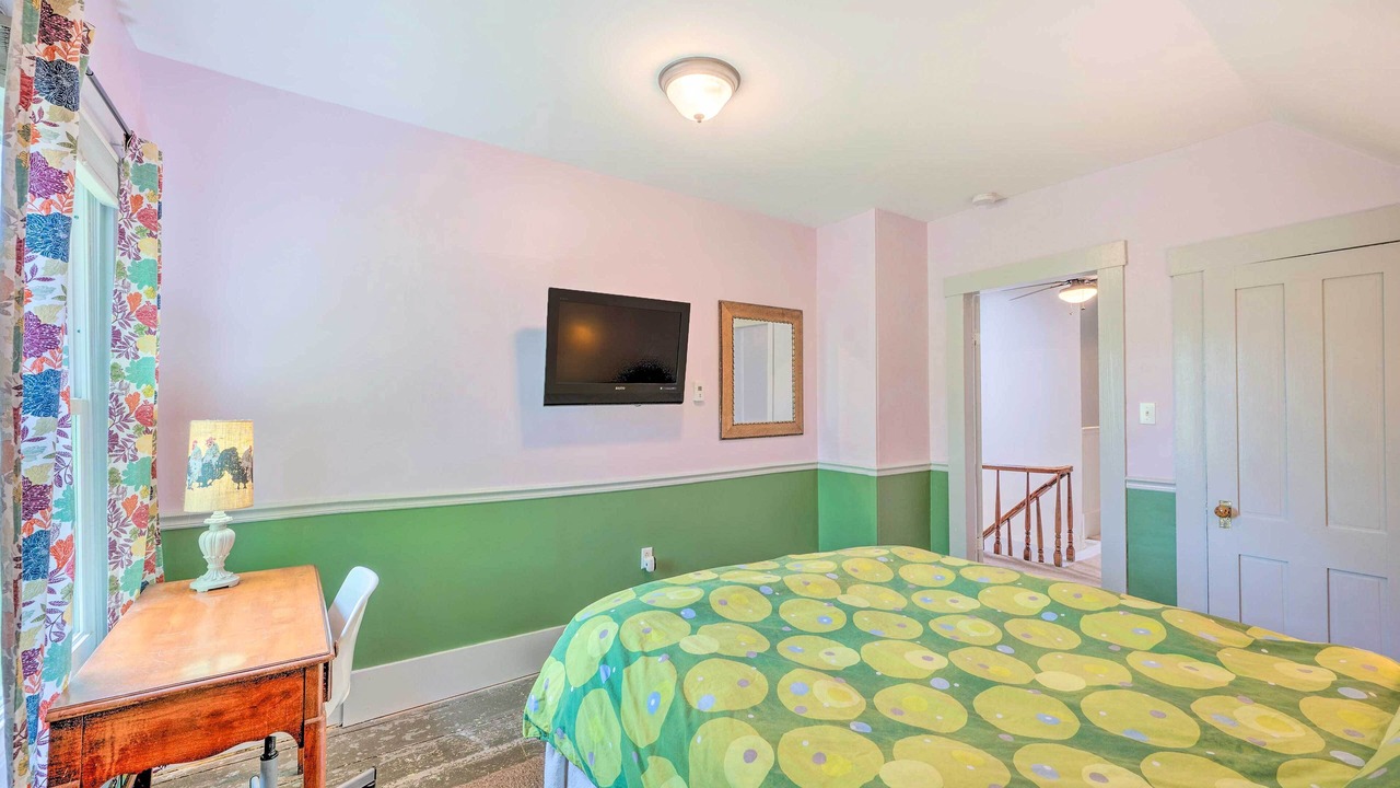 Photo of Bedroom in Guildhall