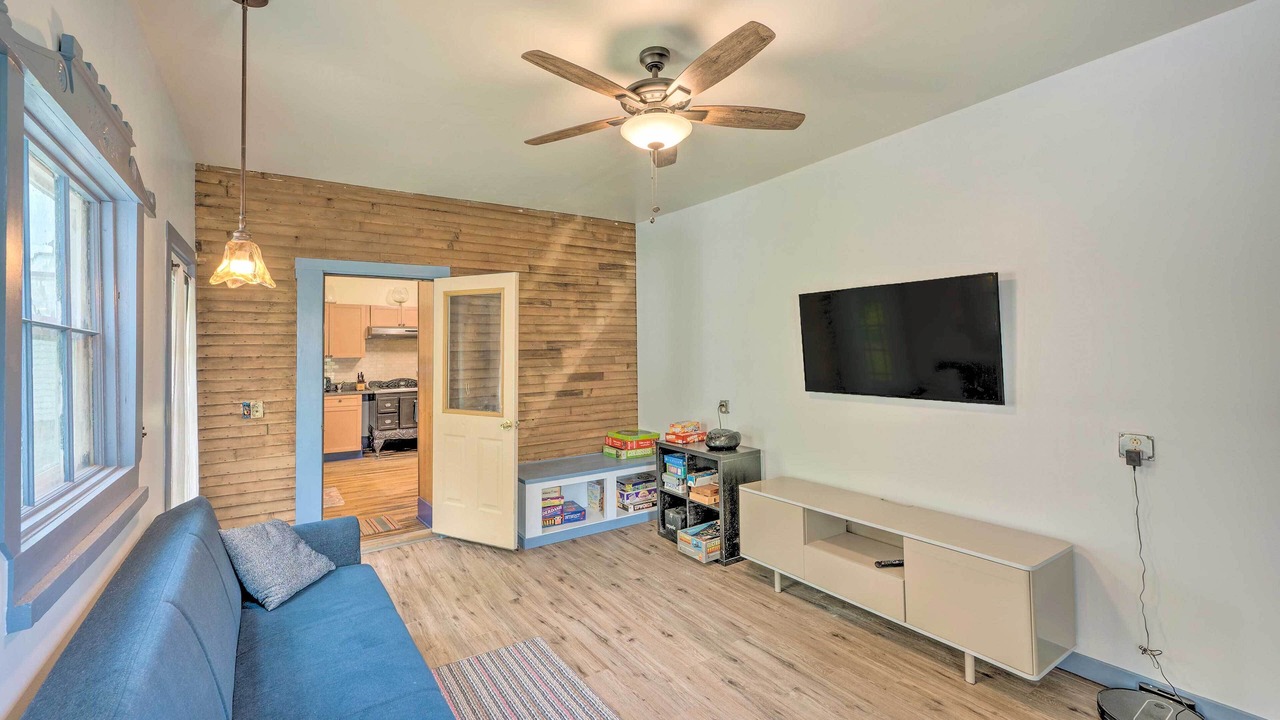 Photo of Livingroom in Guildhall