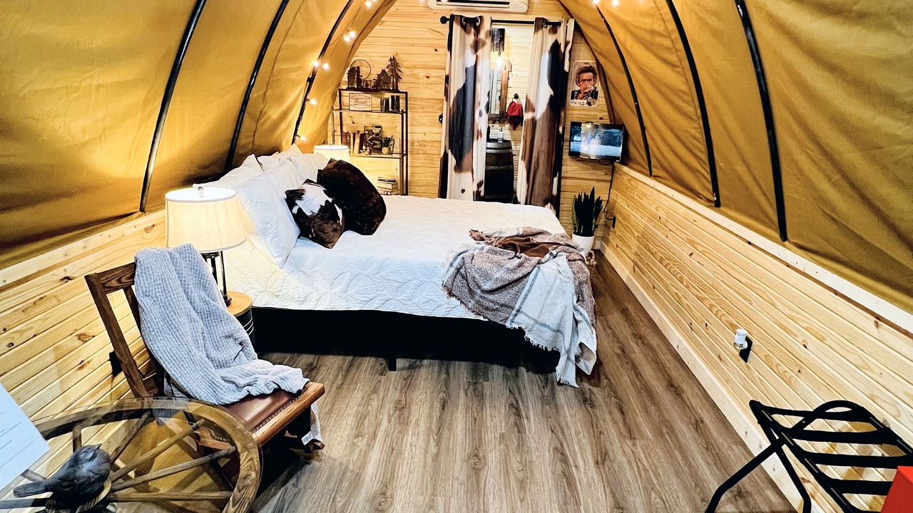 Photo of Bedroom in Alix
