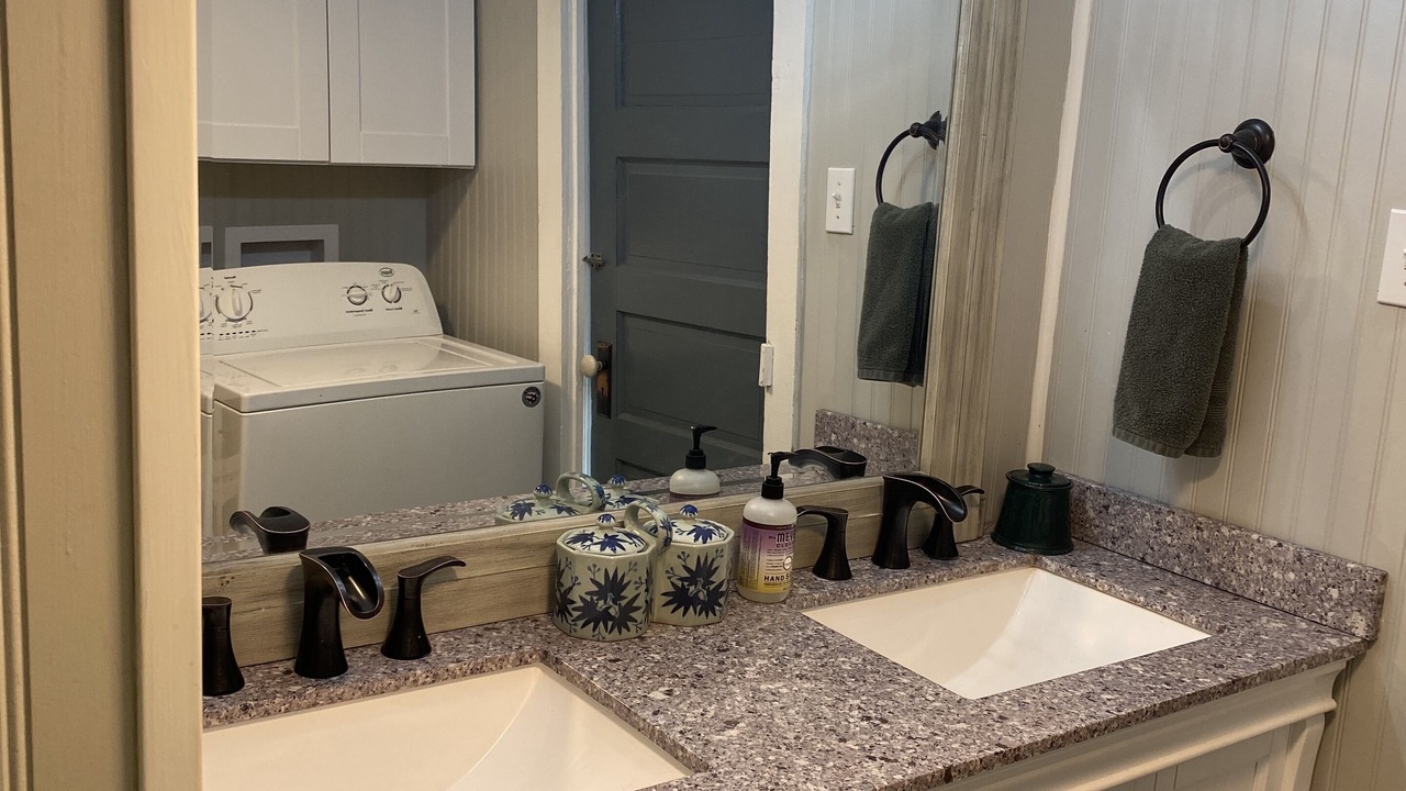 Photo of Bathroom in Wanette