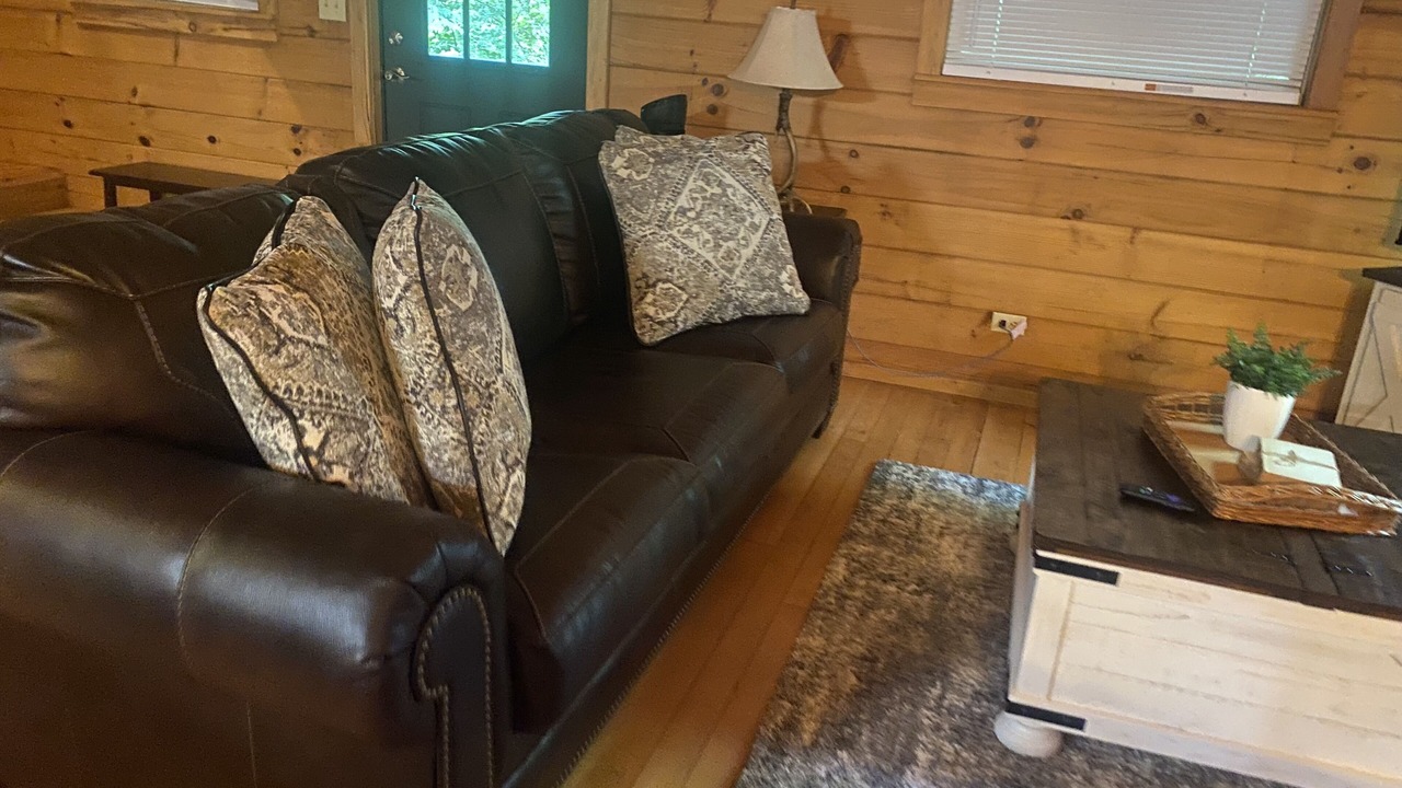 Photo of Livingroom in Sugar Grove
