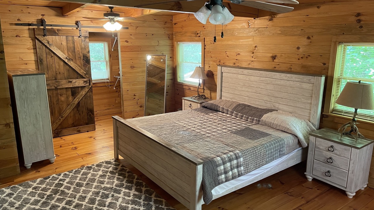 Photo of Bedroom in Sugar Grove