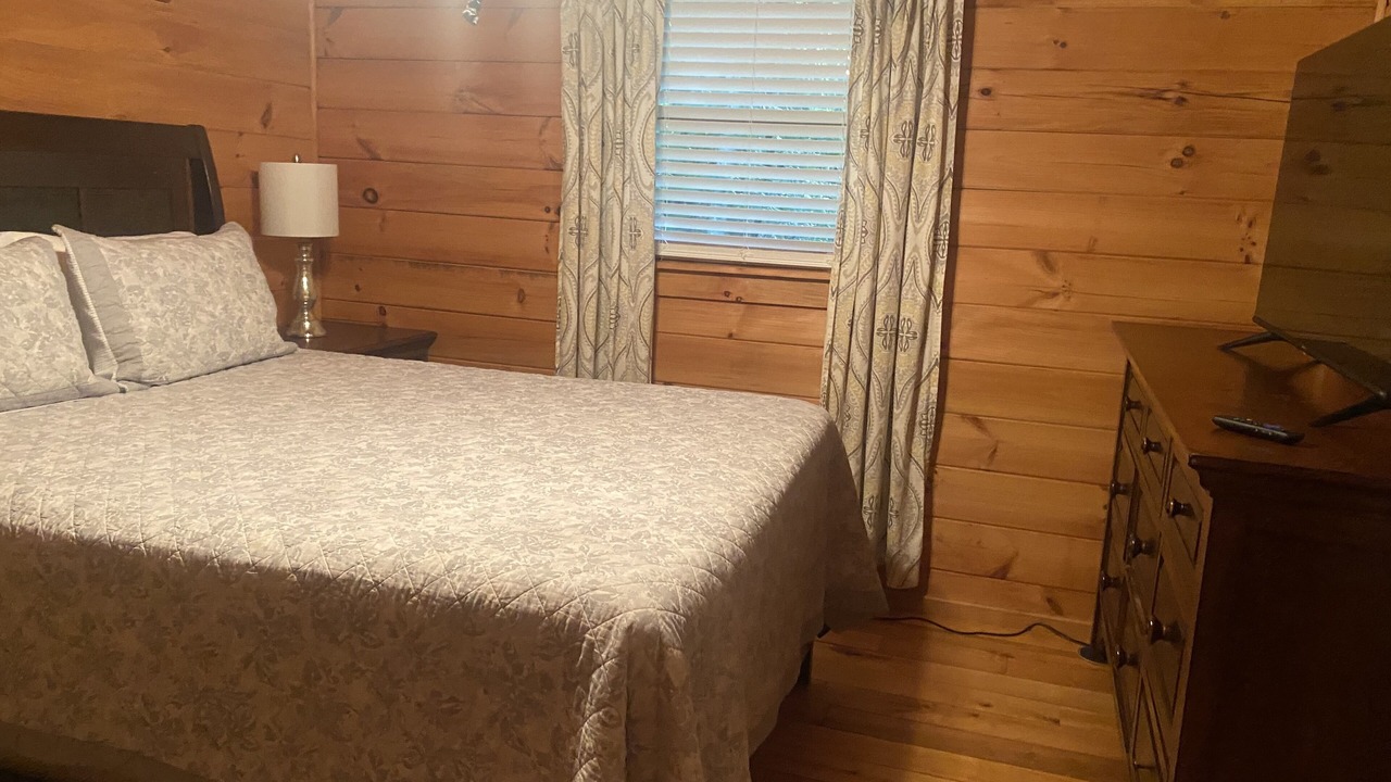 Photo of Bedroom in Sugar Grove