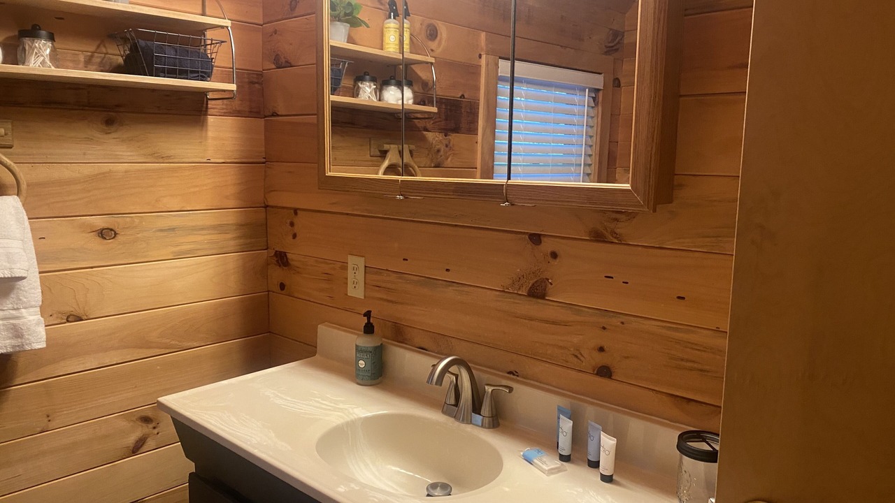 Photo of Bathroom in Sugar Grove