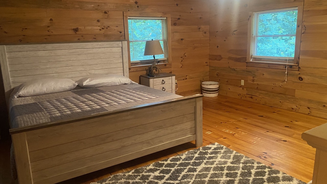 Photo of Bedroom in Sugar Grove