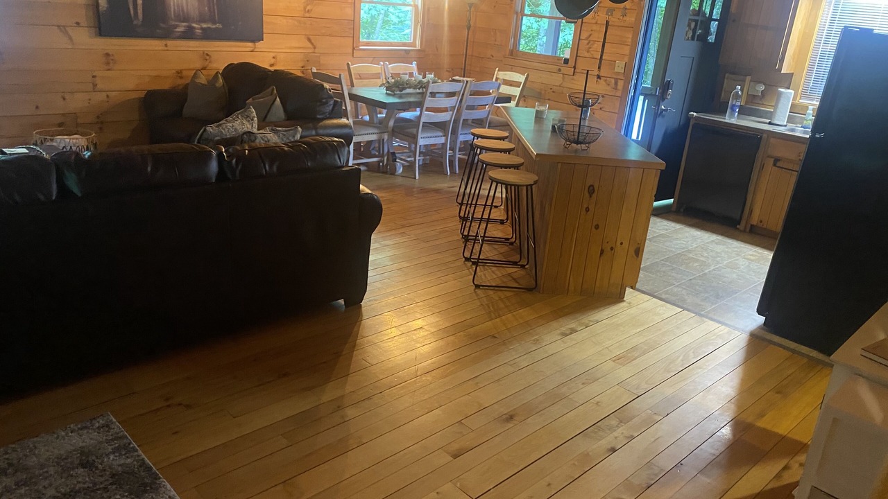 Photo of Livingroom in Sugar Grove