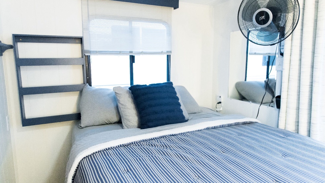 Photo of Bedroom in Andersonville