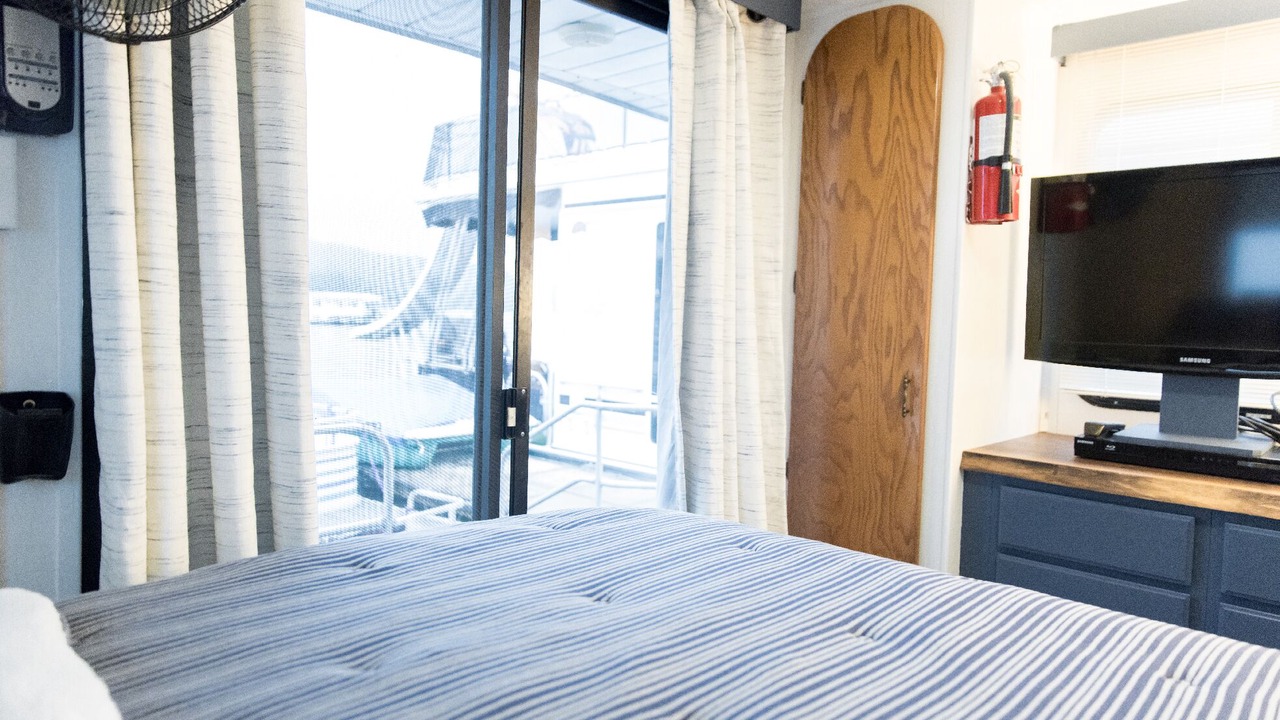 Photo of Bedroom in Andersonville